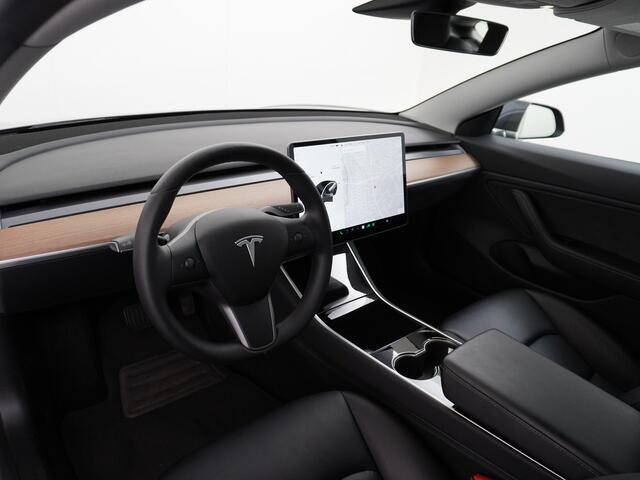 Tesla Model 3 SR+ RWD 60kWh 325PK Lmv 18" AutoPilot Premium-Luidsprekers Leder PanoDak Adaptive cruise Camera's Elektr.-Stuur+Stoelen+Spiegels+Geheugen+Easy-Entry+Verwarmde stoelen/achterbank Park assistent Pdc WIFI Ecc Navi Lane-Assist Speed-Assist LED ACC DAB Voorver