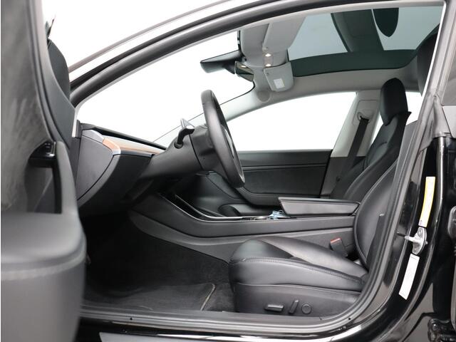 Tesla Model 3 Long Range AWD 75 kWh / Pano. dak / Elek. stoelen / Verwarmde voorstoelen / Dual motor / Long Range /