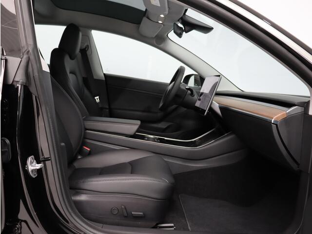 Tesla Model 3 Long Range AWD 75 kWh / Pano. dak / Elek. stoelen / Verwarmde voorstoelen / Dual motor / Long Range /