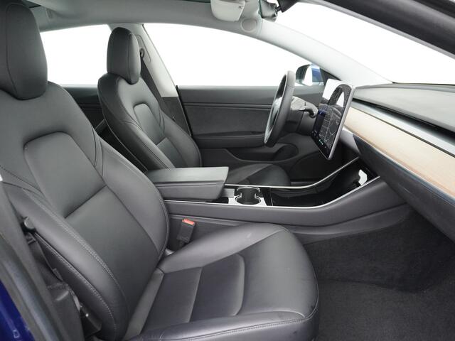 Tesla Model 3 RWD SR+ 60kWh 325PK FSD3-Comp. 18" AutoPilot Leder PanoDak Adaptive Cruise Camera's Elektr.-Stuur+Stoelen+Spiegels+Geheugen+Easy-Entry+Verwarmde stoelen Park assistent PDC WIFI Ecc Lane-Assist Speed-Assist Navi LED Comfortstoelen ACC DAB Voorverwarmen int