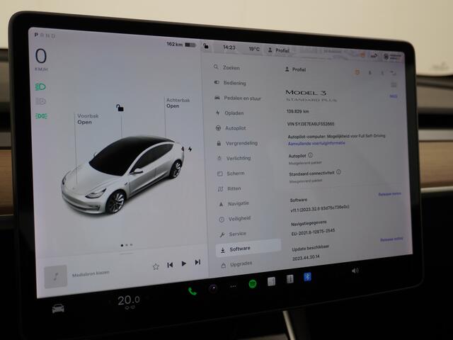 Tesla Model 3 SR+60kWh 325PK 19" AutoPilot Leer PanoDak Adaptive cruise Camera's Elektr.-Stuur+Stoelen+Spiegels+Geheugen+Easy-Entry+Verwarmde stoelen Park assistent PDC-A+Voor WIFI Ecc Lane-Assist Speed-Assist RWD Plus Navi full map LED-a+v ACC Dual-ECC DAB Voorverwarm