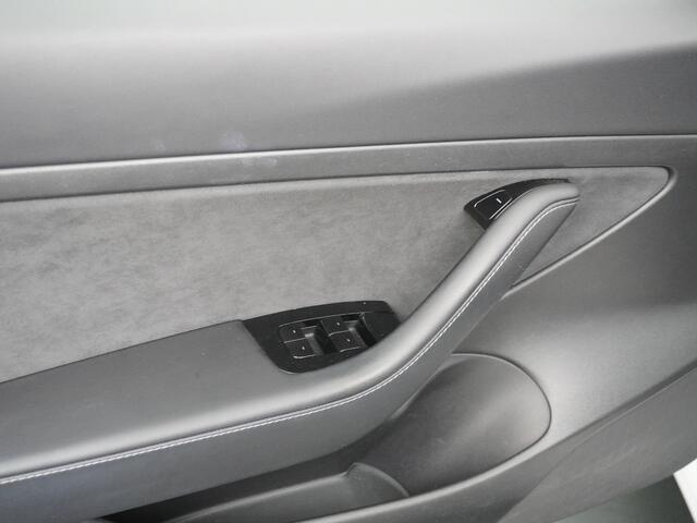 Tesla Model 3 RWD SR+ 60kWh 325PK 18" AutoPilot Leder PanoDak Adaptive Cruise Camera's Elektr.-Stuur+Stoelen+Spiegels+Geheugen+Easy-Entry+Verwarmde stoelen Park assistent PDC WIFI Ecc Lane-Assist Speed-Assist Navi LED Comfortstoelen ACC DAB Voorverwarmen interieur en k
