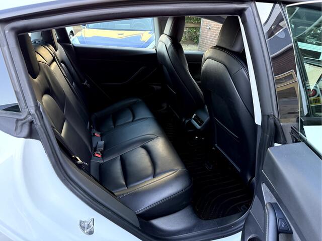 Tesla Model 3 Standard RWD Plus Trekhaak, Panoramadak, Camera
