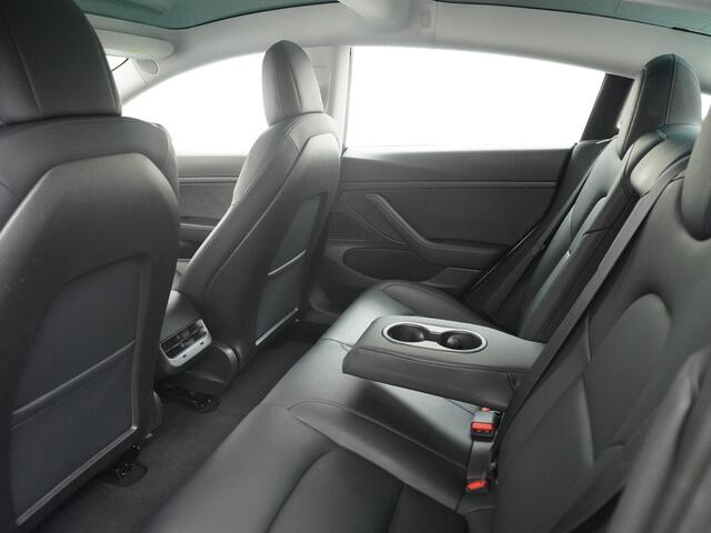 Tesla Model 3 2020!! SR+60kWh 325PK 18" AutoPilot Leer FSD-Computer PanoDak Adaptive cruise Camera's Elektr.-Stuur+Stoelen+Spiegels+Geheugen+Easy-Entry+Verwarmde stoelen Park assistent PDC-A+Voor WIFI Ecc Lane-Assist Speed-Assist Standard RWD Plus Ecc Navigatiesysteem 