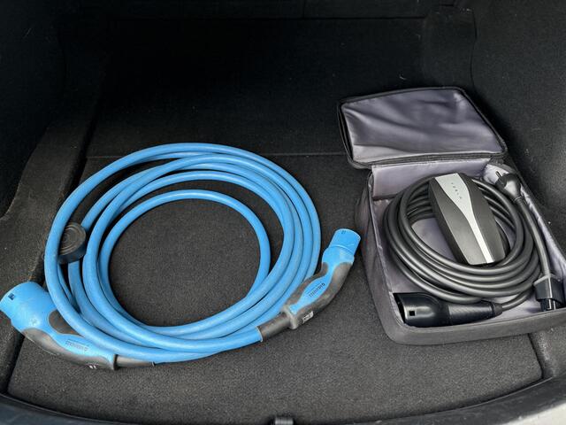 Tesla Model 3 Range Plus | Autopilot | Panorama | Leder | Navi | Autopilot | Panorama | Leder |