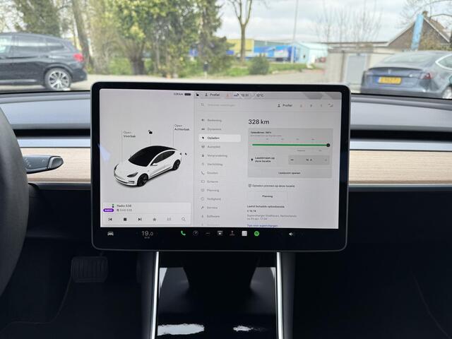 Tesla Model 3 Range Plus | Autopilot | Panorama | Leder | Navi | Autopilot | Panorama | Leder |