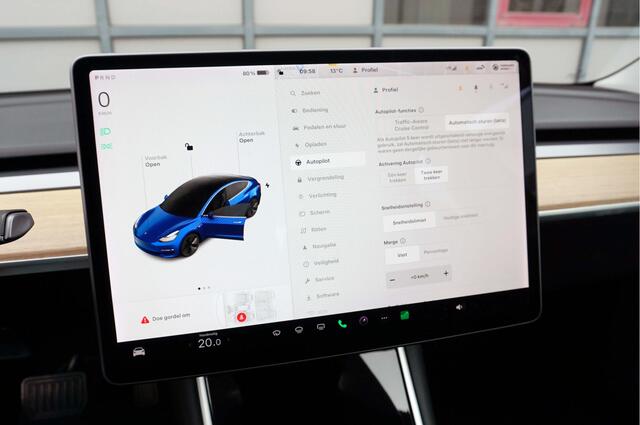 Tesla Model 3 Long Range AWD 75kWh Trekhaak Autopilot