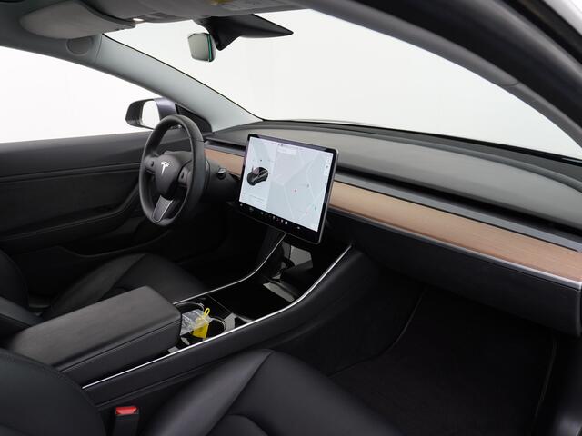 Tesla Model 3 RWD SR+ 60kWh 325PK Lmv 19" AutoPilot Leder PanoDak Adaptive Cruise Camera's Elektr.-Stuur+Stoelen+Spiegels+Geheugen+Easy-Entry+Verwarmde stoelen Park assistent PDC-A+Voor WIFI Ecc Lane-Assist Speed-Assist Navi LED Comfortstoelen ACC DAB Voorverwarmen int