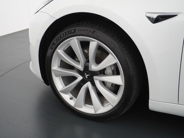 Tesla Model 3 RWD SR+ 60kWh 325PK 19" FSD-3 Computer AutoPilot Leder PanoDak Adaptive cruise Camera's Elektr.-Stuur+Stoelen+Bank+Spiegels+Geheugen+Easy-Entry+Verwarmde stoelen Park assistent PDC WIFI Ecc Lane-Assist Speed-Assist Navi LED Comfortstoelen ACC DAB Voorverw