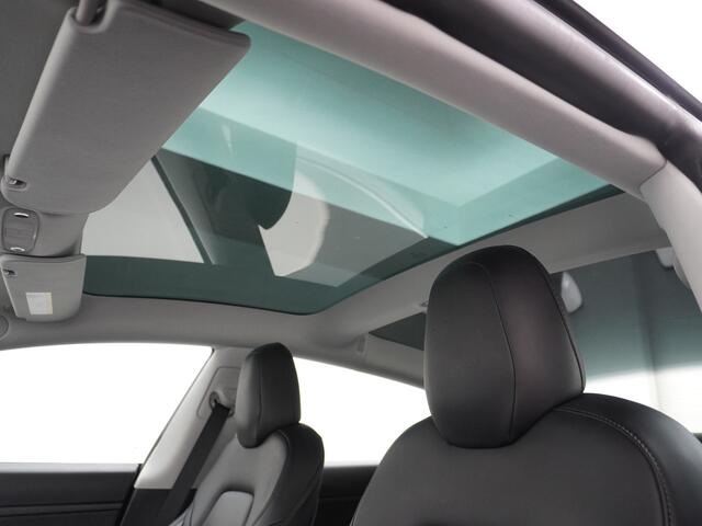 Tesla Model 3 2020 RWD SR+ 60kWh 325PK FSD-3 Computer AutoPilot Leder PanoDak Adaptive-Cruise Lmv 18" Camera's Elektr.-Stuur+Stoelen+Spiegels+Geheugen+Easy-Entry+Verwarmde stoelen Park assistent PDC WIFI Navi LED Comfortstoelen ACC DAB Voorverwarmen interieur en Keyles