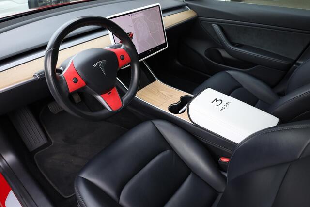 Tesla Model 3 Long Range AWD 75 kWh CAMERA DUAL-MOTOR AUTOPILOT STANDAARD 19"LMV LEER STOELVERWARMING PANO DODEHOEKDETECTIE NAP ENZ.