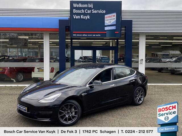 Tesla Model 3 Long Range AWD 75 kWh / NL-Auto / 85.000 Km / 351 PK / 1e-Eigenaar / Keyless / Vol-Leder / Pano-Dak / Auto-Pilot / Adaptieve Cruise-Control / Navi / Camera / Stoelverwarming / ELKTR-Pakket / Afneembare Trekhaak / PDC / LMV 18' / ENZ.