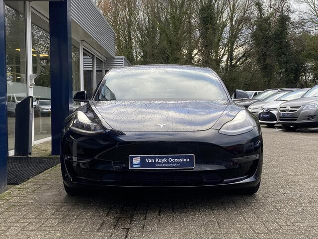 Tesla Model 3 Long Range AWD 75 kWh / NL-Auto / 85.000 Km / 351 PK / 1e-Eigenaar / Keyless / Vol-Leder / Pano-Dak / Auto-Pilot / Adaptieve Cruise-Control / Navi / Camera / Stoelverwarming / ELKTR-Pakket / Afneembare Trekhaak / PDC / LMV 18' / ENZ.