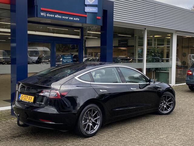 Tesla Model 3 Long Range AWD 75 kWh / NL-Auto / 85.000 Km / 351 PK / 1e-Eigenaar / Keyless / Vol-Leder / Pano-Dak / Auto-Pilot / Adaptieve Cruise-Control / Navi / Camera / Stoelverwarming / ELKTR-Pakket / Afneembare Trekhaak / PDC / LMV 18' / ENZ.