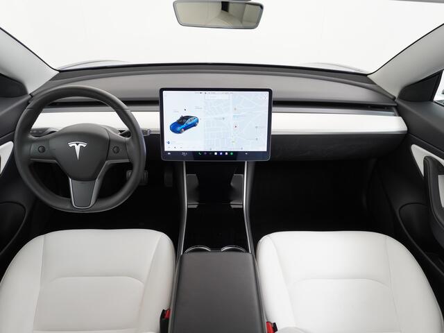 Tesla Model 3 SR+ 60kWh 325PK FSD 3-Computer 19" Ivory Int. AutoPilot Leder PanoDak Adaptive-Cruise Lmv Camera's Elektr.-Stuur+Stoelen+Spiegels+Geheugen+Easy-Entry+Verwarmde stoelen Park assistent PDC WIFI Lane-Assist Speed-Assist RWD Plus Navi LED Comfortstoelen ACC D