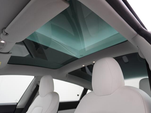 Tesla Model 3 SR+ 60kWh 325PK FSD 3-Computer 19" Ivory Int. AutoPilot Leder PanoDak Adaptive-Cruise Lmv Camera's Elektr.-Stuur+Stoelen+Spiegels+Geheugen+Easy-Entry+Verwarmde stoelen Park assistent PDC WIFI Lane-Assist Speed-Assist RWD Plus Navi LED Comfortstoelen ACC D