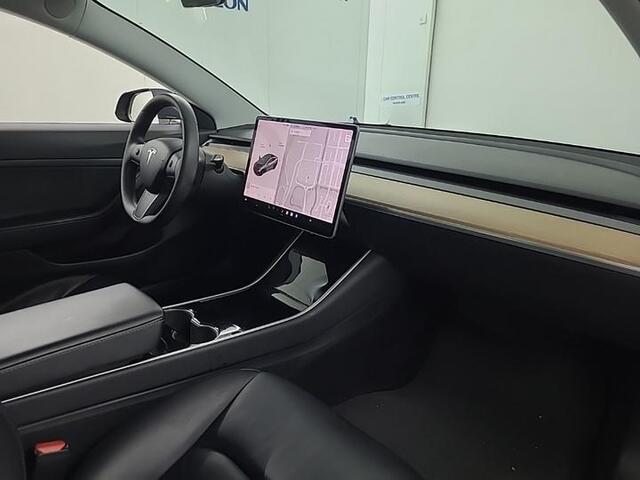 Tesla Model 3 Range Plus RWD | Autopilot | Panorama | Leder |