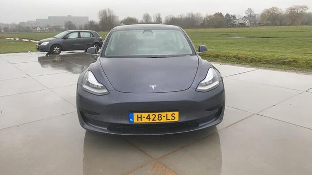 Tesla Model 3 STD RANGE-PLUS 239 PK ACCUTEST 86 %! 1e EIG. LEDER INTERIEUR. SLECHTS 81.000 KM TOT 2 JAAR GARANTIE