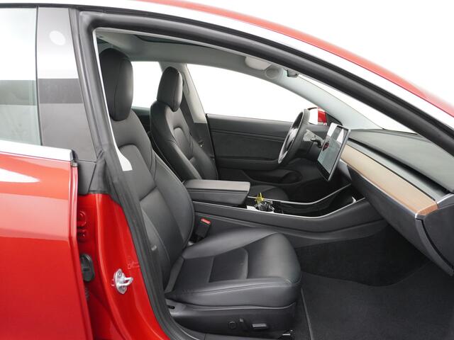 Tesla Model 3 Long Range AWD 75kWh 463PK FSD-Full Self Driving Meegeleverd Pakket Premium Audio 4wd AutoPilot Panoramadak Camera's Leer Adaptive-Cruise-Control+Stop&Go Pdc-a+v Dual-Ecc Dual-Motor Keyless Lmv 18" Stoel en achterbank verwarming Electr.Stoelen+Memory+Easy
