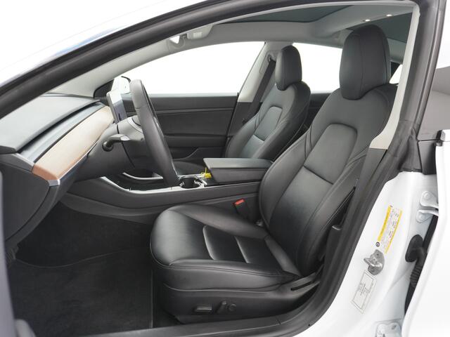 Tesla Model 3 RWD SR+ 60kWh 325PK FSD 3-Computer 18" AutoPilot Leder PanoDak Adaptive-Cruise Lmv Camera's Elektr.-Stuur+Stoelen+Spiegels+Geheugen+Easy-Entry+Verwarmde stoelen Park assistent PDC WIFI Lane-Assist Speed-Assist Navi LED Comfortstoelen ACC DAB Voorverwarmen