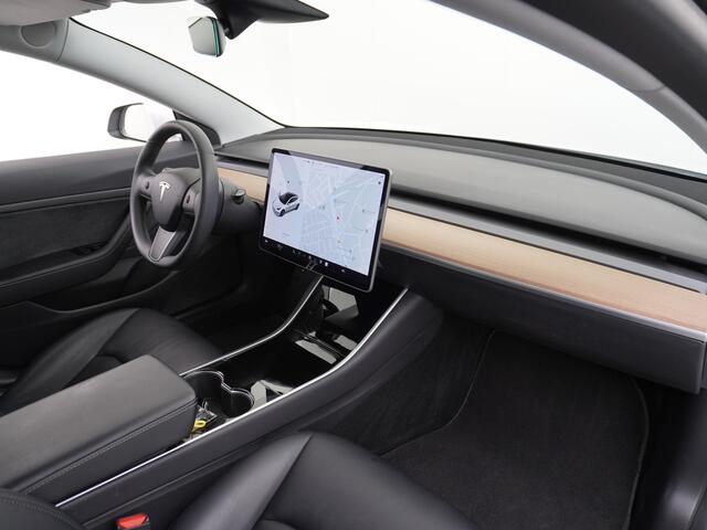 Tesla Model 3 RWD SR+ 60kWh 325PK FSD 3-Computer 18" AutoPilot Leder PanoDak Adaptive-Cruise Lmv Camera's Elektr.-Stuur+Stoelen+Spiegels+Geheugen+Easy-Entry+Verwarmde stoelen Park assistent PDC WIFI Lane-Assist Speed-Assist Navi LED Comfortstoelen ACC DAB Voorverwarmen