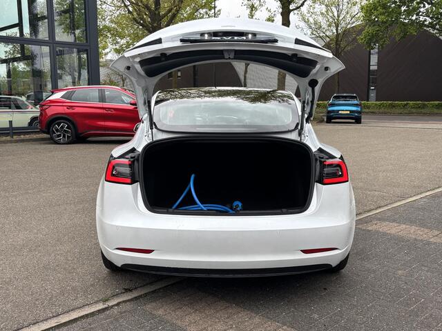 Tesla Model 3 Standard RWD Plus 60 kWh AUTOPILOT | LEDER | RIJKLAAR INCL. 12 MND. BOVAGGARANTIE