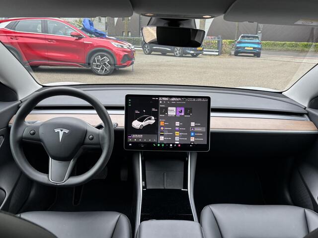 Tesla Model 3 Standard RWD Plus 60 kWh AUTOPILOT | LEDER | RIJKLAAR INCL. 12 MND. BOVAGGARANTIE