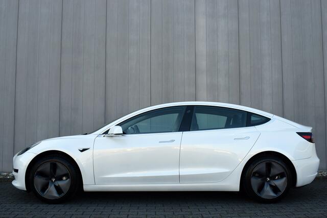 Tesla Model 3 Standard Plus 60 kWh LED | Zwart Leder | Panoramadak | Autopilot | 360°Camera | 18 Inch LMV
