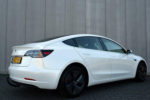Tesla Model 3 Standard Plus 60 kWh LED | Zwart Leder | Panoramadak | Autopilot | 360°Camera | 18 Inch LMV