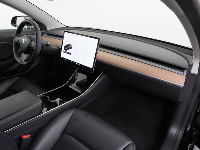 Tesla Model 3 RWD SR+ 60kWh 325PK FSD 3-Computer Lmv 18" AutoPilot Leder PanoDak Adaptive-Cruise Lmv Camera's Elektr.-Stuur+Stoelen+Spiegels+Geheugen+Easy-Entry+Verwarmde stoelen Park assistent PDC WIFI Lane-Assist Speed-Assist Navi LED Comfortstoelen ACC DAB Keyless e