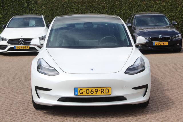 Tesla Model 3 Standard RWD Plus 60 kWh / Autopilot / Panoramadak / Camera / Premium Audio / 18'' / Leder