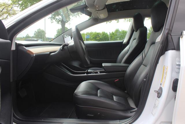 Tesla Model 3 Standard RWD Plus 60 kWh / Autopilot / Panoramadak / Camera / Premium Audio / 18'' / Leder