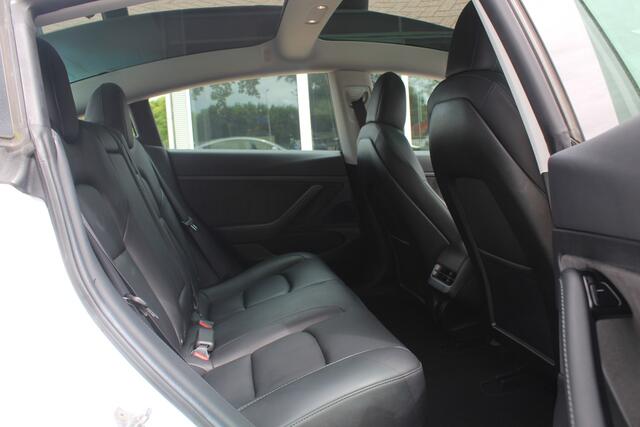 Tesla Model 3 Standard RWD Plus 60 kWh / Autopilot / Panoramadak / Camera / Premium Audio / 18'' / Leder