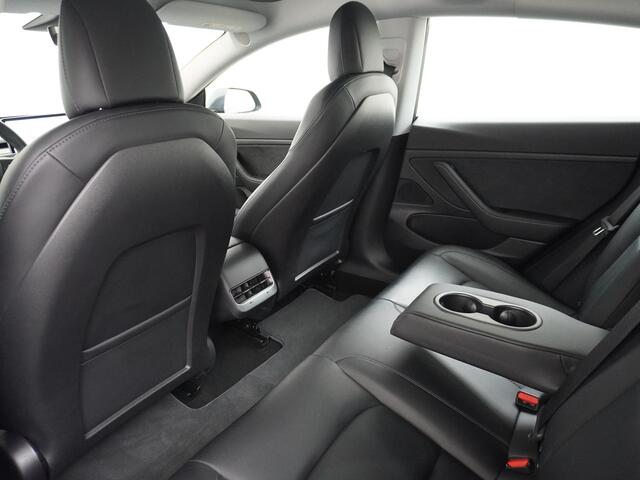 Tesla Model 3 RWD + 60kWh 325PK Facelift Warmtepomp Elek.Achterklep Lmv 19" Draadloze laadpads FSD-3 Computer AutoPilot Leder PanoDak Adaptive Cruise Camera's Elektr.-Stuur+Stoelen+Spiegels+Geheugen+Easy-Entry+Verwarmde Stoelen Park assistent Pdc WIFI Ecc Lane-Assist E