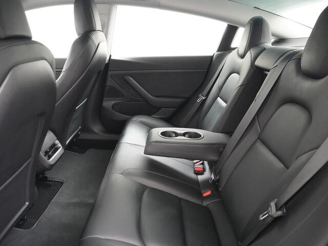 Tesla Model 3 RWD + 60kWh 325PK Facelift Warmtepomp Elek.Achterklep Lmv 19" Draadloze laadpads FSD-3 Computer AutoPilot Leder PanoDak Adaptive Cruise Camera's Elektr.-Stuur+Stoelen+Spiegels+Geheugen+Easy-Entry+Verwarmde Stoelen Park assistent Pdc WIFI Ecc Lane-Assist E