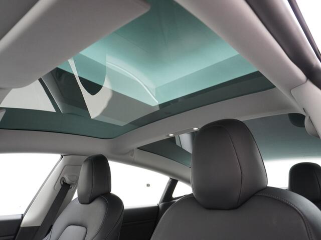 Tesla Model 3 RWD SR+ 60kWh 325PK FSD 3-Computer 18" AutoPilot Leder PanoDak Adaptive-Cruise Lmv Camera's Elektr.-Stuur+Stoelen+Spiegels+Geheugen+Easy-Entry+Verwarmde stoelen Park assistent PDC WIFI Lane-Assist Speed-Assist Navi LED Comfortstoelen ACC DAB Voorverwarmen