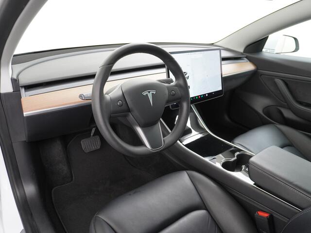 Tesla Model 3 RWD SR+ 60kWh 325PK FSD 3-Computer 18" AutoPilot Leder PanoDak Adaptive-Cruise Lmv Camera's Elektr.-Stuur+Stoelen+Spiegels+Geheugen+Easy-Entry+Verwarmde stoelen Park assistent PDC WIFI Lane-Assist Speed-Assist Navi LED Comfortstoelen ACC DAB Voorverwarmen