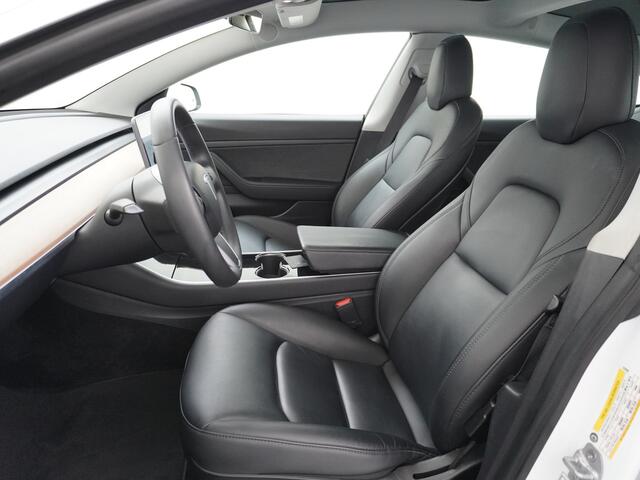 Tesla Model 3 RWD SR+ 60kWh 325PK FSD 3-Computer 18" AutoPilot Leder PanoDak Adaptive-Cruise Lmv Camera's Elektr.-Stuur+Stoelen+Spiegels+Geheugen+Easy-Entry+Verwarmde stoelen Park assistent PDC WIFI Lane-Assist Speed-Assist Navi LED Comfortstoelen ACC DAB Voorverwarmen