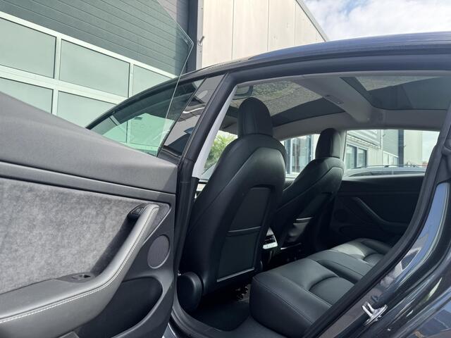 Tesla Model 3 Long Range AWD 75 kWh / AUTOPILOT / MARGE /