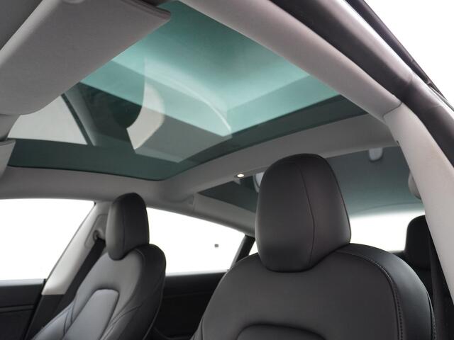 Tesla Model 3 RWD SR+ 60kWh 325PK Lmv 19" AutoPilot Leder PanoDak Adaptive-Cruise Lmv Camera's Elektr.-Stuur+Stoelen+Spiegels+Geheugen+Easy-Entry+Verwarmde stoelen Park assistent PDC WIFI Lane-Assist Speed-Assist Navi LED Comfortstoelen ACC DAB Keyless en Voorverwarmen
