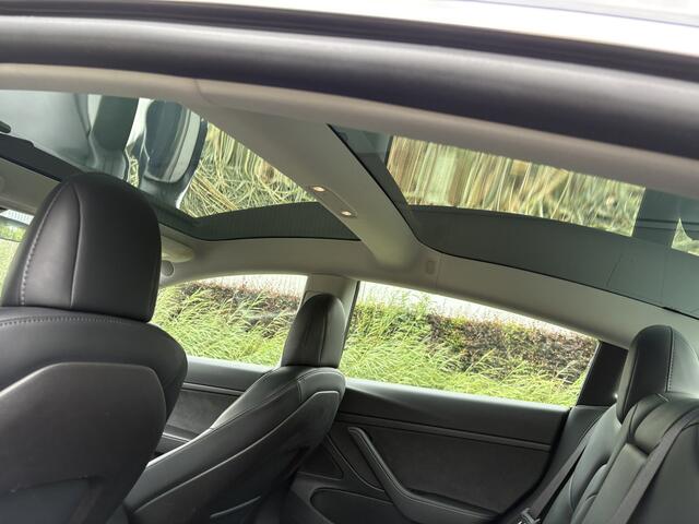 Tesla Model 3 Standard RWD Plus 60 kWh / PANORAMADAK / INCL BTW / LEER / NAVI
