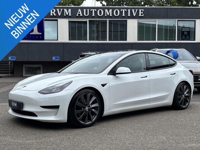 Tesla Model 3 Standard RWD Plus 60 kWh | LFP-accu | Facelift model | Elektrische kofferbak | 19-inch velgen | Panoramadak | Autopilot | Performance spoiler | Rijklaar met 12 maanden BOVAG-garantie