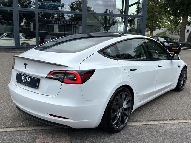 Tesla Model 3 Standard RWD Plus 60 kWh | LFP-accu | Facelift model | Elektrische kofferbak | 19-inch velgen | Panoramadak | Autopilot | Performance spoiler | Rijklaar met 12 maanden BOVAG-garantie