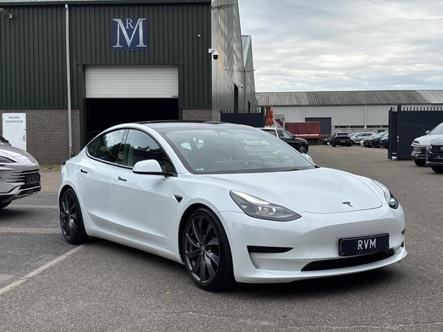 Tesla Model 3 Standard RWD Plus 60 kWh | LFP-accu | Facelift model | Elektrische kofferbak | 19-inch velgen | Panoramadak | Autopilot | Performance spoiler | Rijklaar met 12 maanden BOVAG-garantie