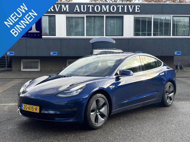 Tesla Model 3 Long Range AWD 75 kWh AFNEEMBARE TREKHAAK | 750KG TREKGEWICHT | ORIGNEEL NL AUTO | RIJKLAAR MET 12 MND BOVAG GARANTIE |