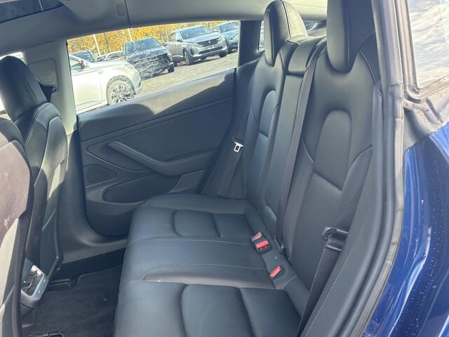 Tesla Model 3 Long Range AWD 75 kWh AFNEEMBARE TREKHAAK | 750KG TREKGEWICHT | ORIGNEEL NL AUTO | RIJKLAAR MET 12 MND BOVAG GARANTIE |