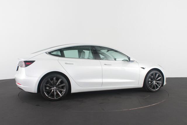 Tesla Model 3 Long Range AWD 75 kWh | Achterbank verwarmd | Autonomous Emergency Braking | Basic Autopilot