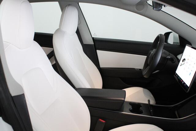 Tesla Model 3 Long Range AWD 75 kWh | Achterbank verwarmd | Autonomous Emergency Braking | Basic Autopilot