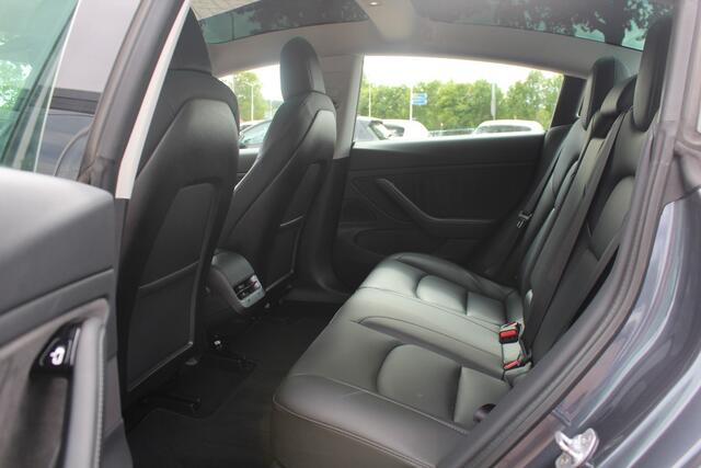 Tesla Model 3 Long Range AWD 75 kWh / NIEUWE BATTERIJ / SOH 88,4% / Trekhaak / Autopilot / Panoramadak / Camera / Leder / 19'' / Leder / Premium Audio /