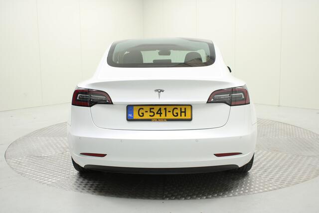 Tesla Model 3 Standard RWD Plus 60 kWh | Autopilot | Panoramadak | NL auto | Navigatie Fullmap